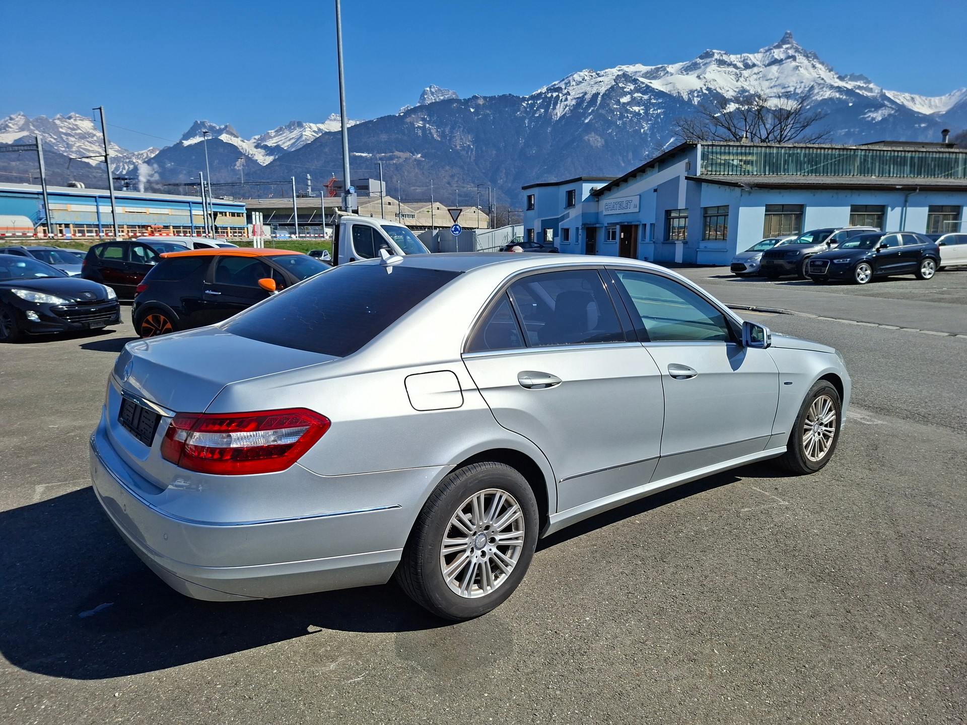 MERCEDES-BENZ E 250 CGI BlueEfficiency Elégance 7G-Tronic-image-2