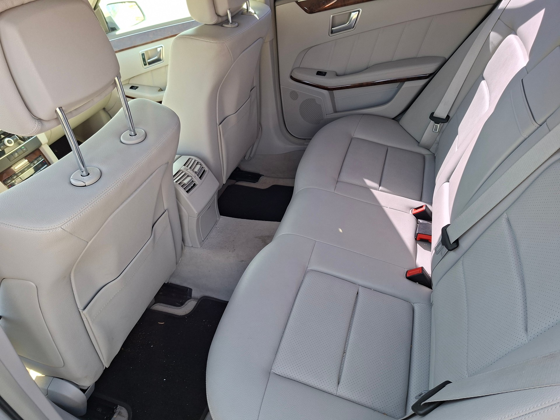 MERCEDES-BENZ E 250 CGI BlueEfficiency Elégance 7G-Tronic-image-7