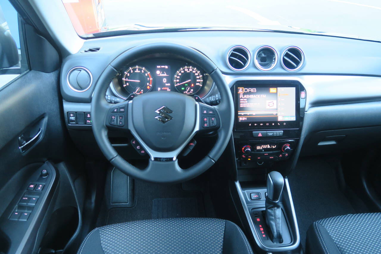 SUZUKI Vitara 1.4 T Sakura Hybrid 4x4-image-4