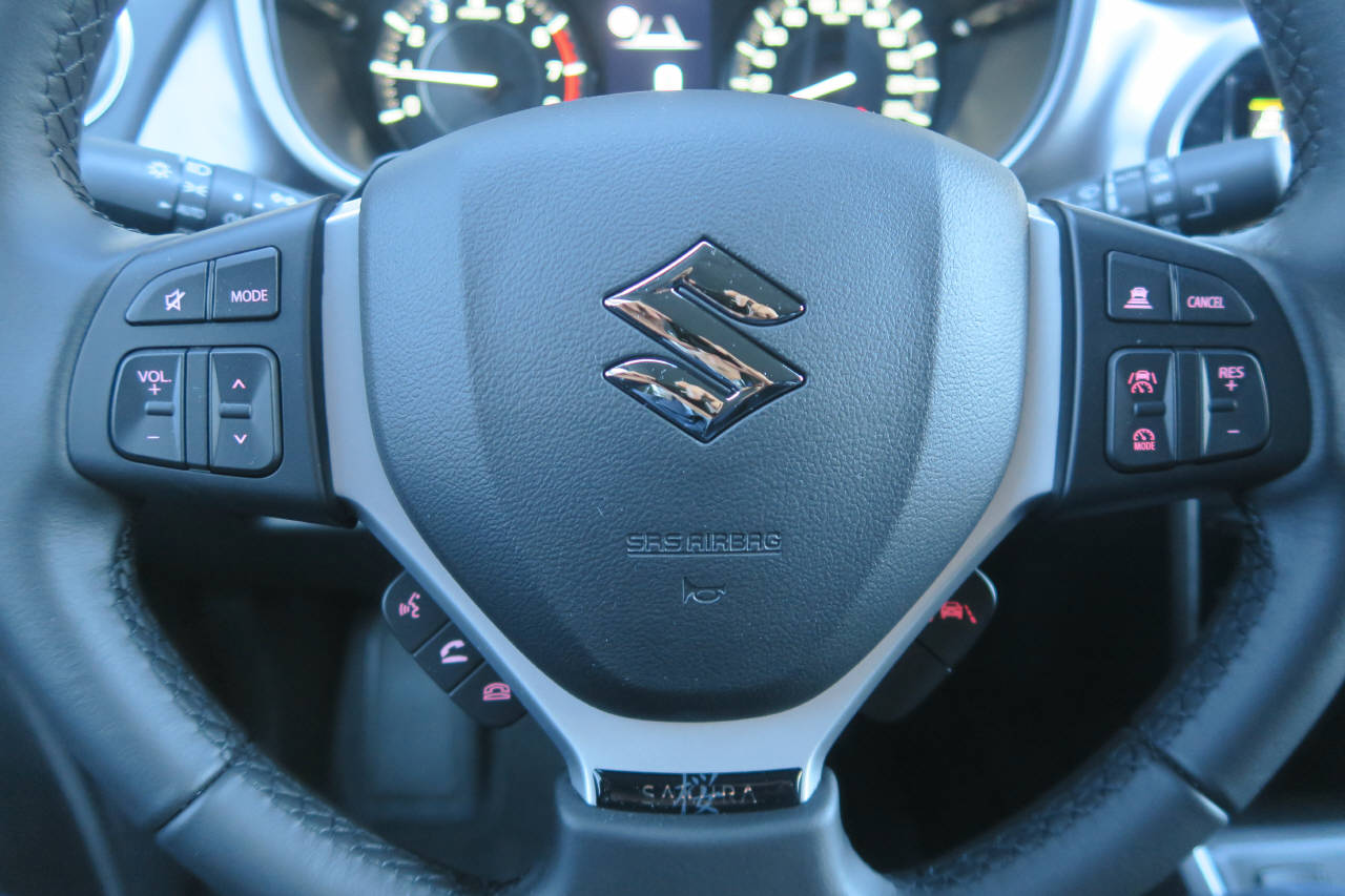SUZUKI Vitara 1.4 T Sakura Hybrid 4x4-image-5