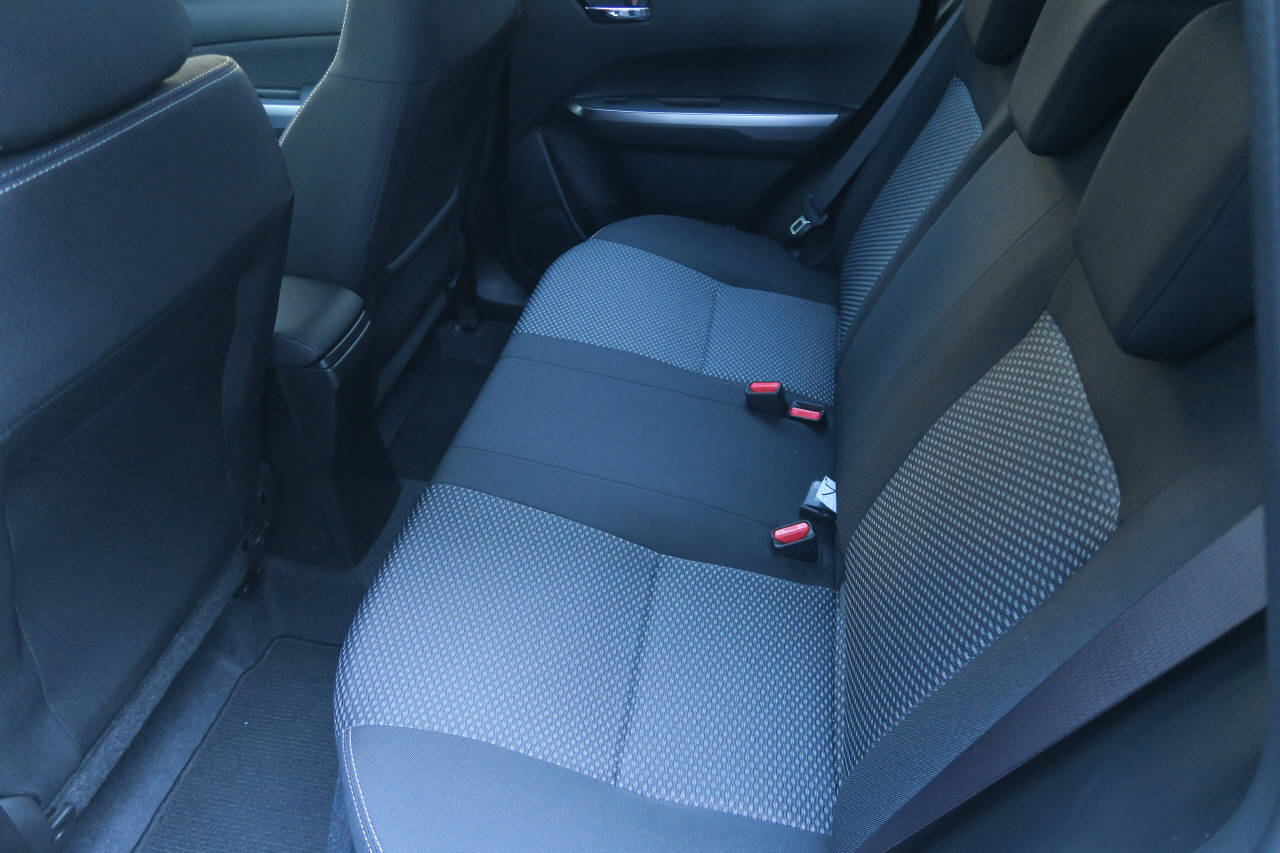 SUZUKI Vitara 1.4 T Sakura Hybrid 4x4-image-13