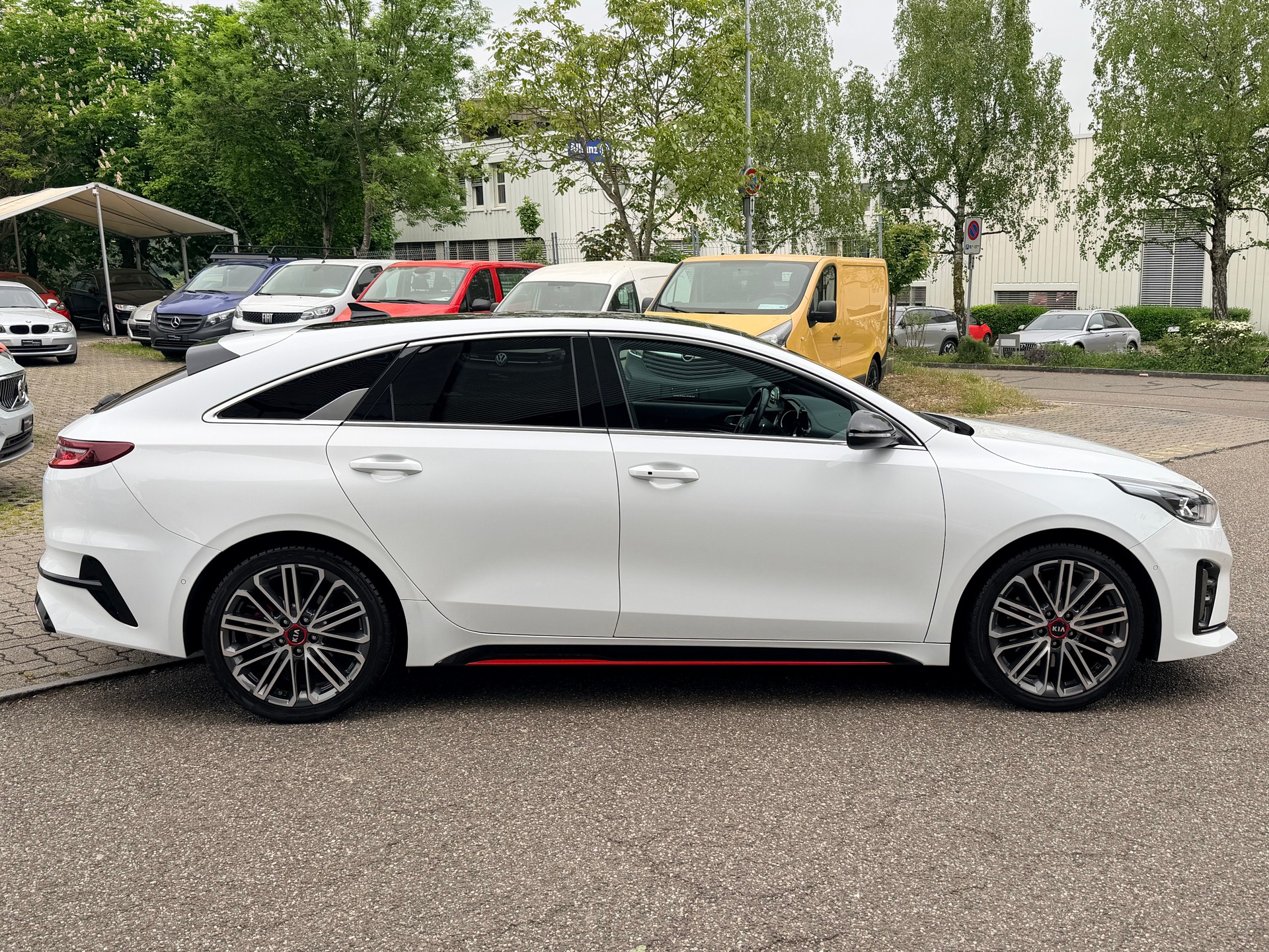 KIA ProCeed 1.6 T-GDi GT DCT-showroom-element-1