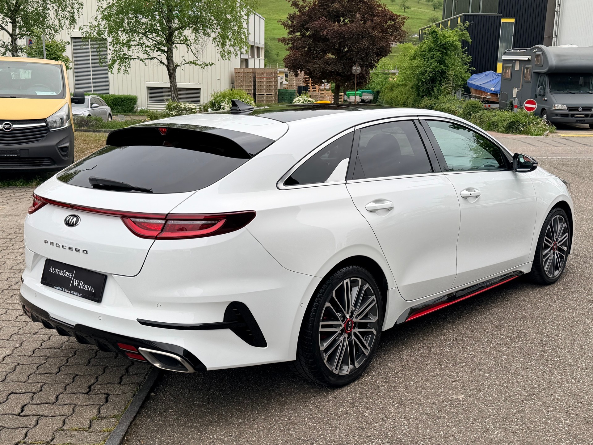KIA ProCeed 1.6 T-GDi GT DCT-showroom-element-2