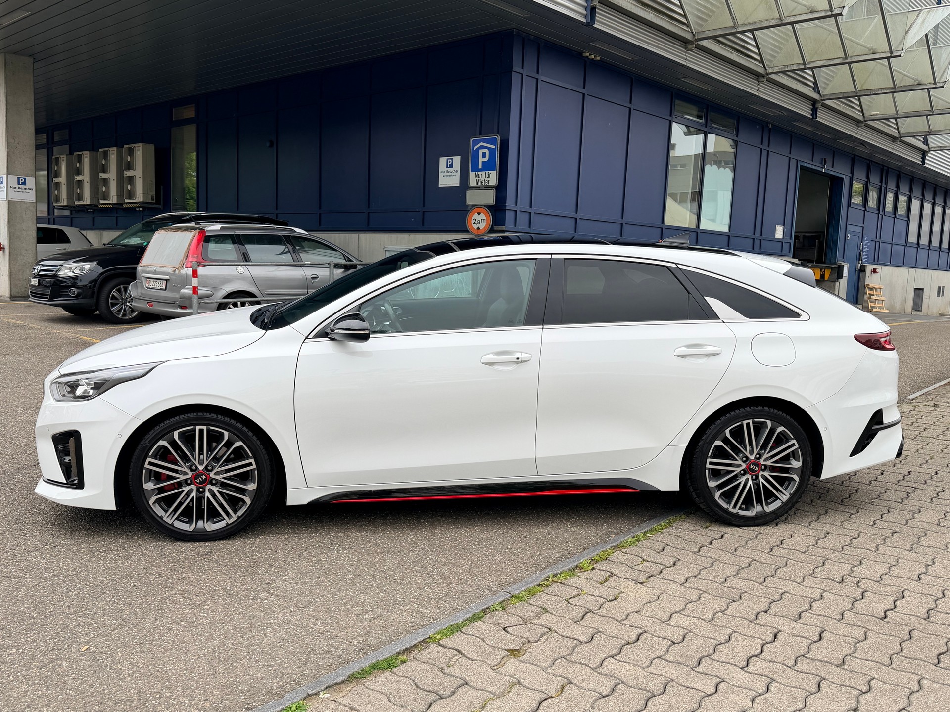KIA ProCeed 1.6 T-GDi GT DCT-image-5