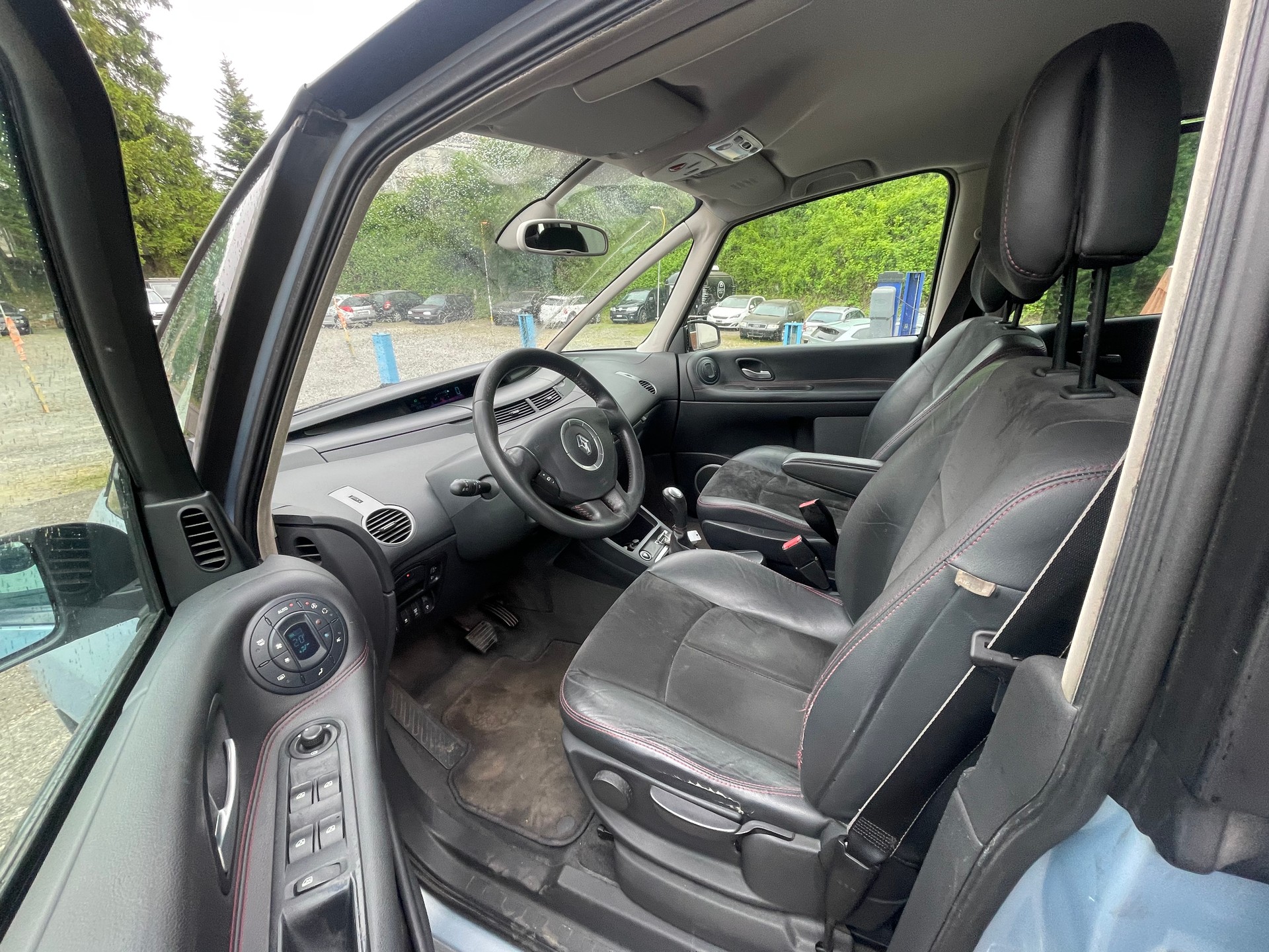 RENAULT Voiture de tourisme-image-9