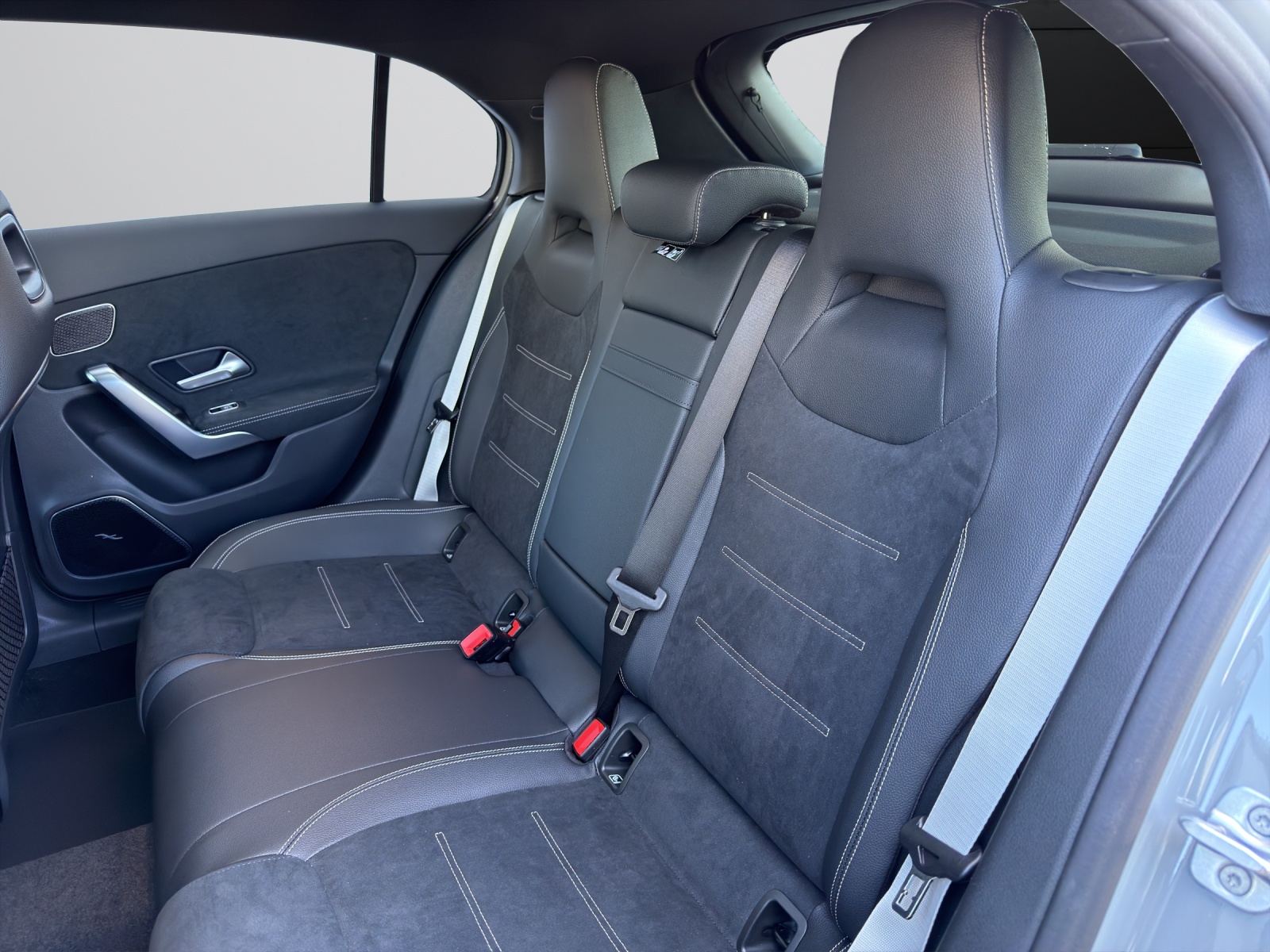 MERCEDES-BENZ A 250 4Matic 8G-DCT-image-8