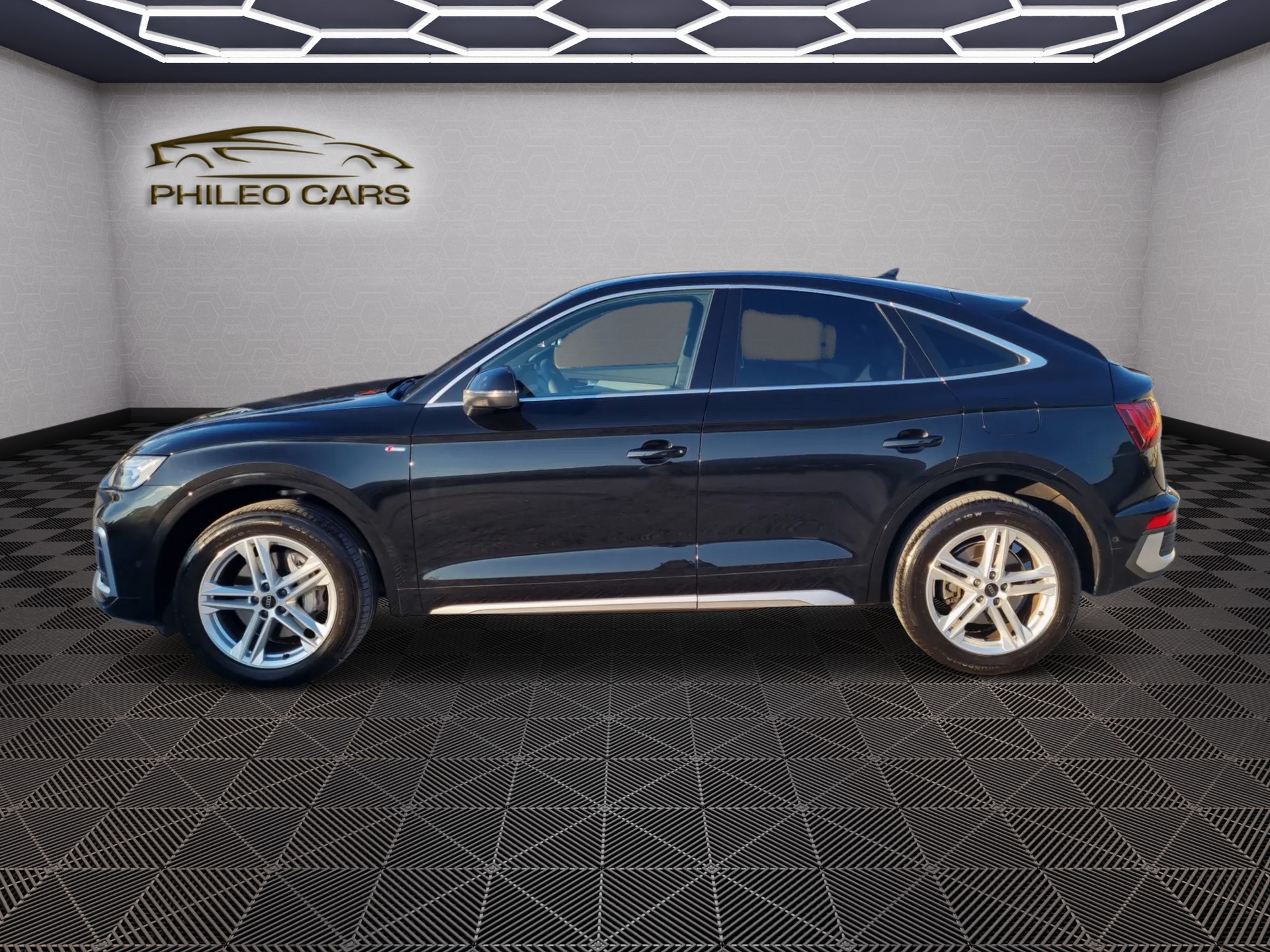 AUDI Q5 Sportback 50 TFSI e PHEV S line quattro S-tronic-image-3