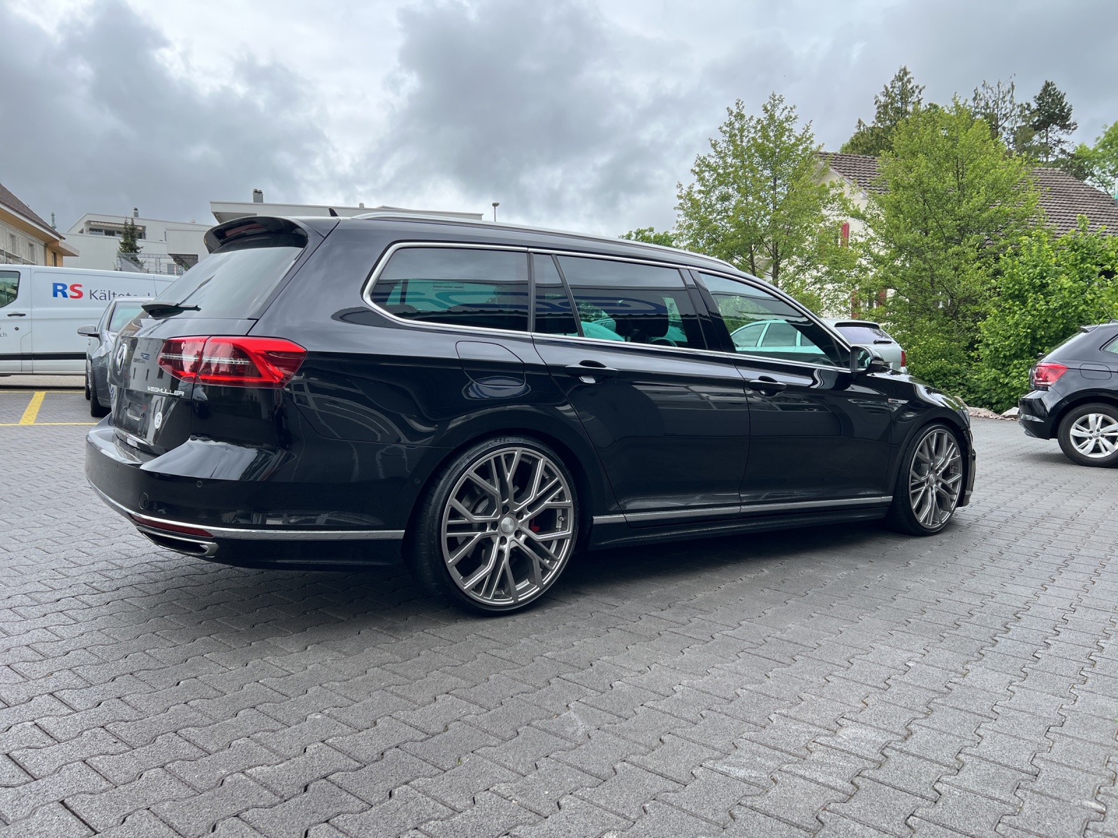 VW Passat Variant 2.0 TSI BMT Highline 4Motion DSG / R-Line-showroom-element-3