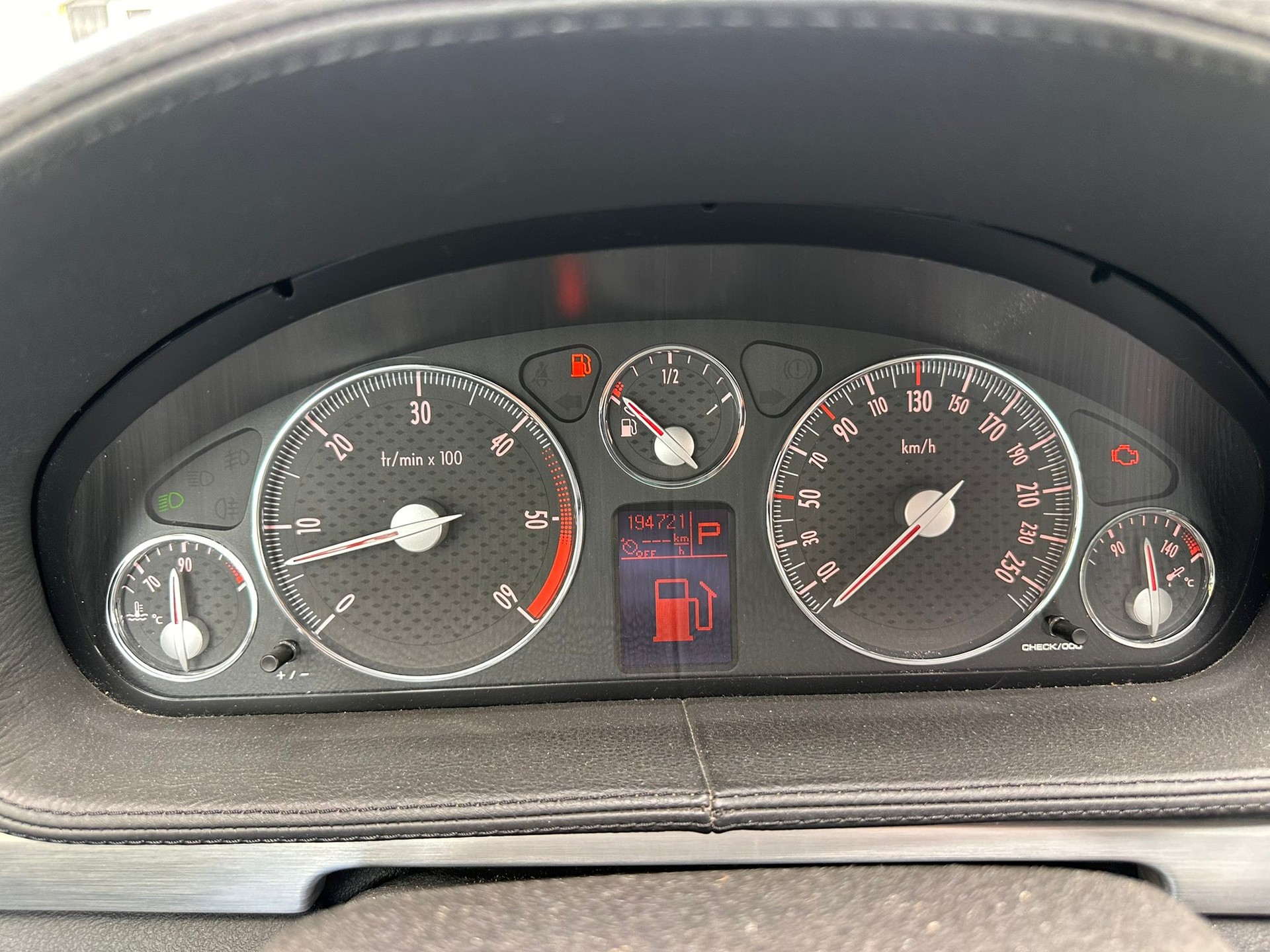 PEUGEOT 407 Coupé 2.7 HDI Automatic-image-7