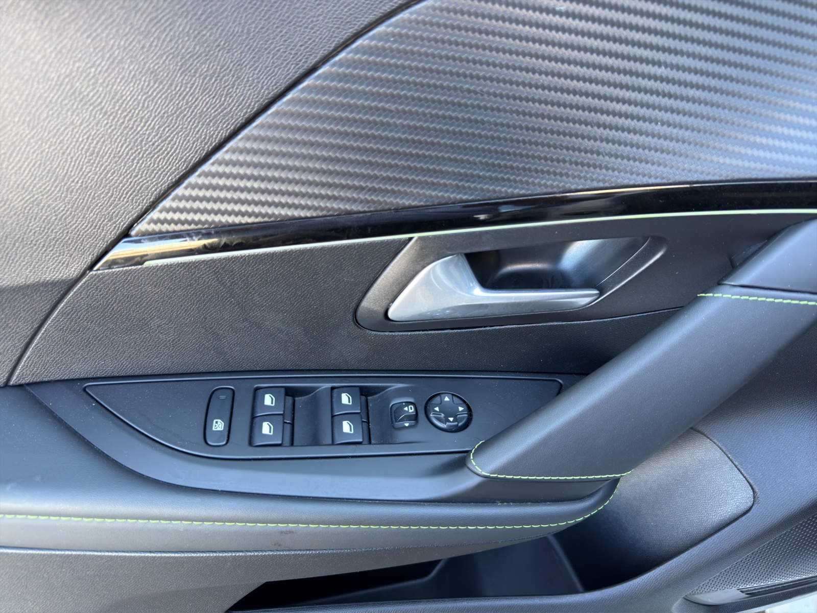 PEUGEOT 208 Elektrik GT-image-9