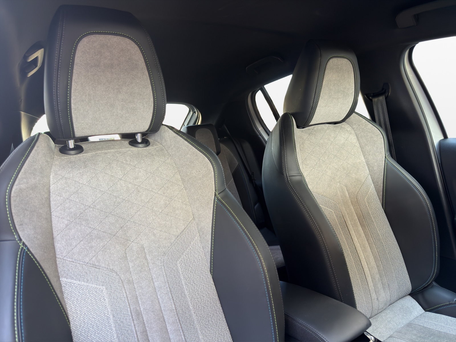 PEUGEOT 208 Elektrik GT-image-15
