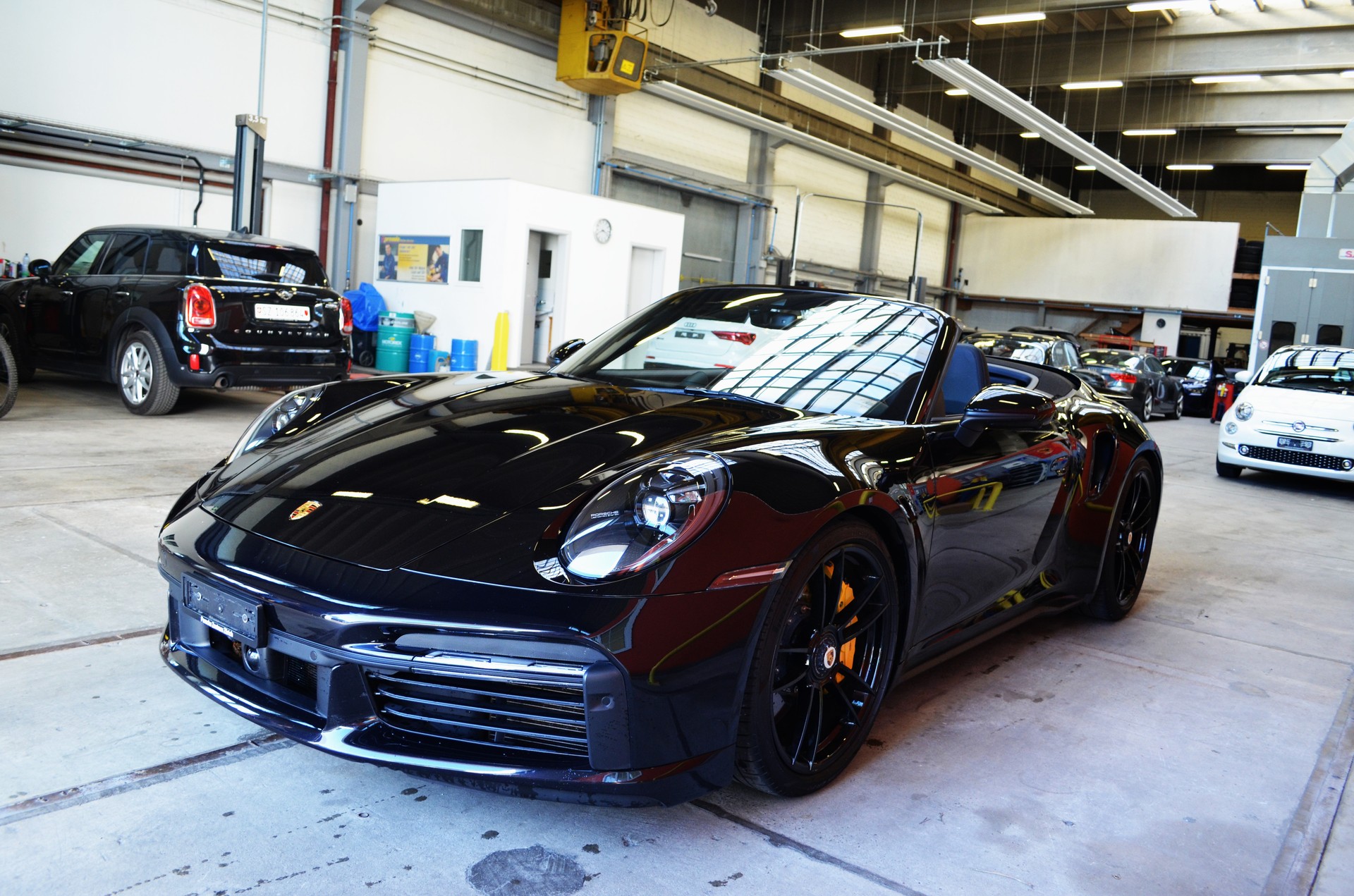 PORSCHE 911 Turbo S Cabriolet PDK-image-2
