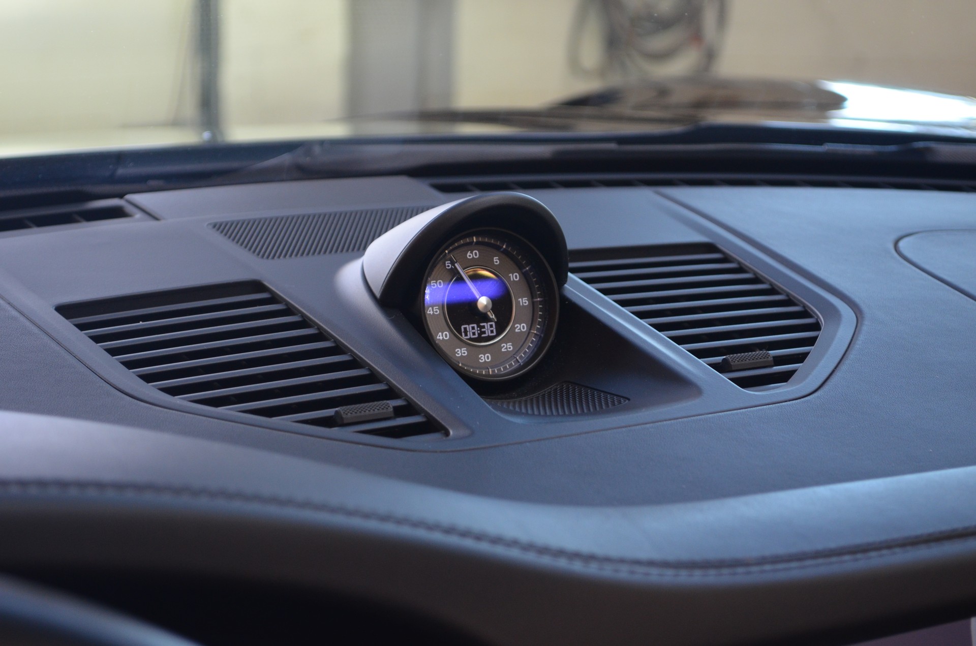 PORSCHE 911 Turbo S Cabriolet PDK-image-10