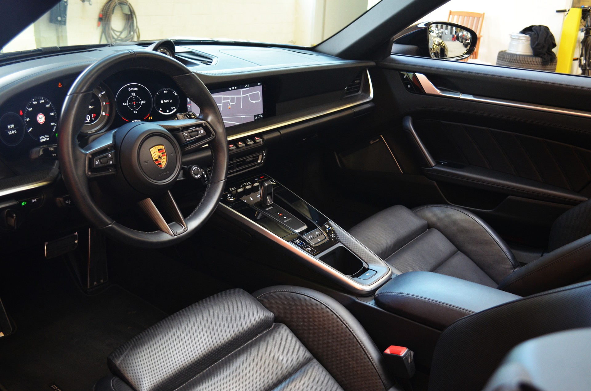 PORSCHE 911 Turbo S Cabriolet PDK-image-7