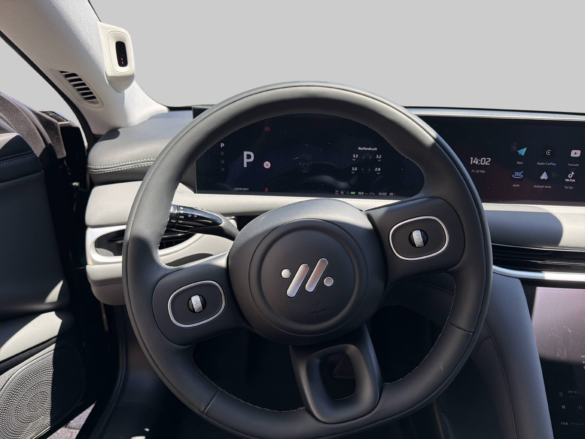 MG IM5 100 kWh Performance 20 4WD-image-4