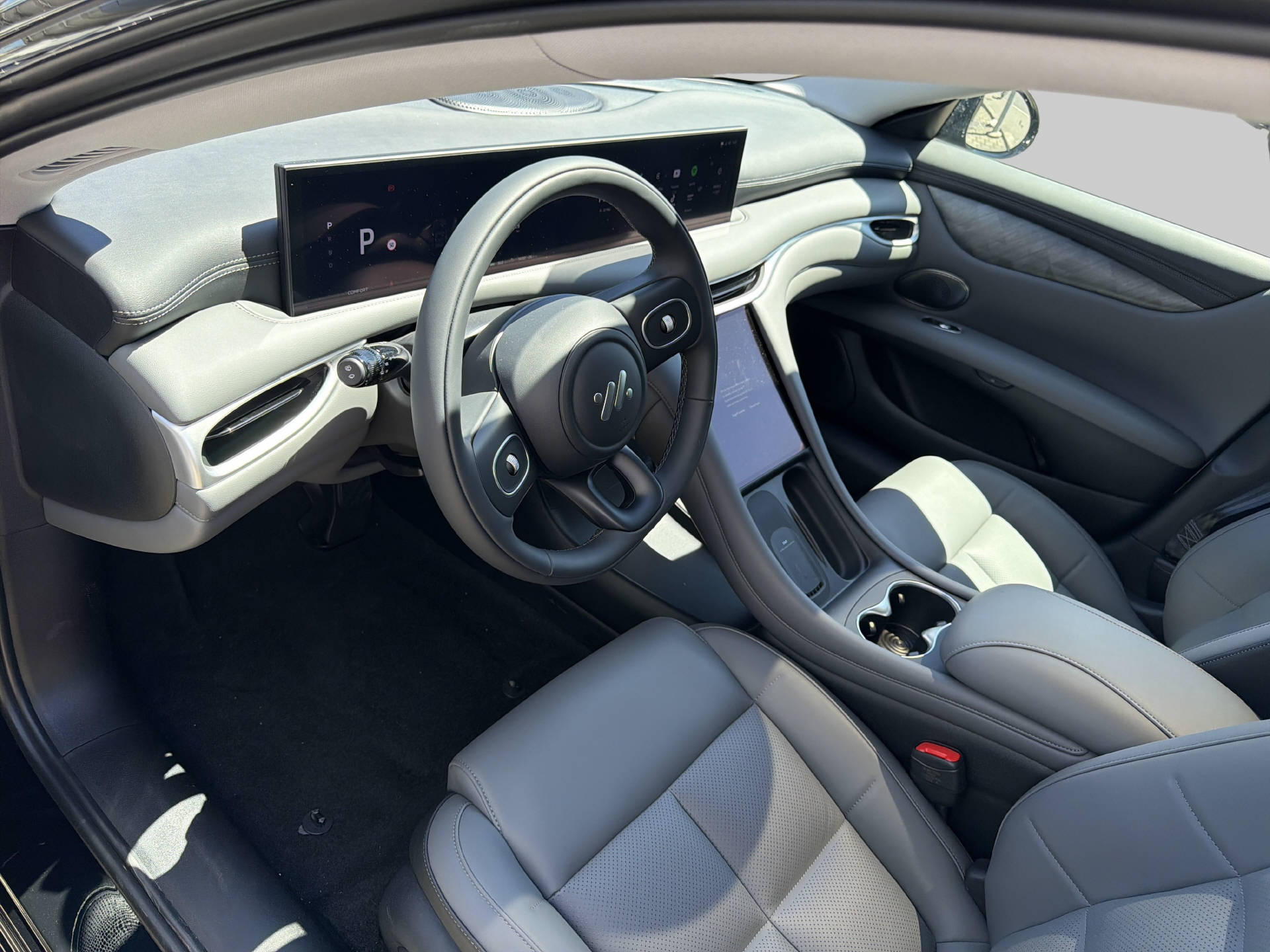 MG IM5 100 kWh Performance 20 4WD-image-5