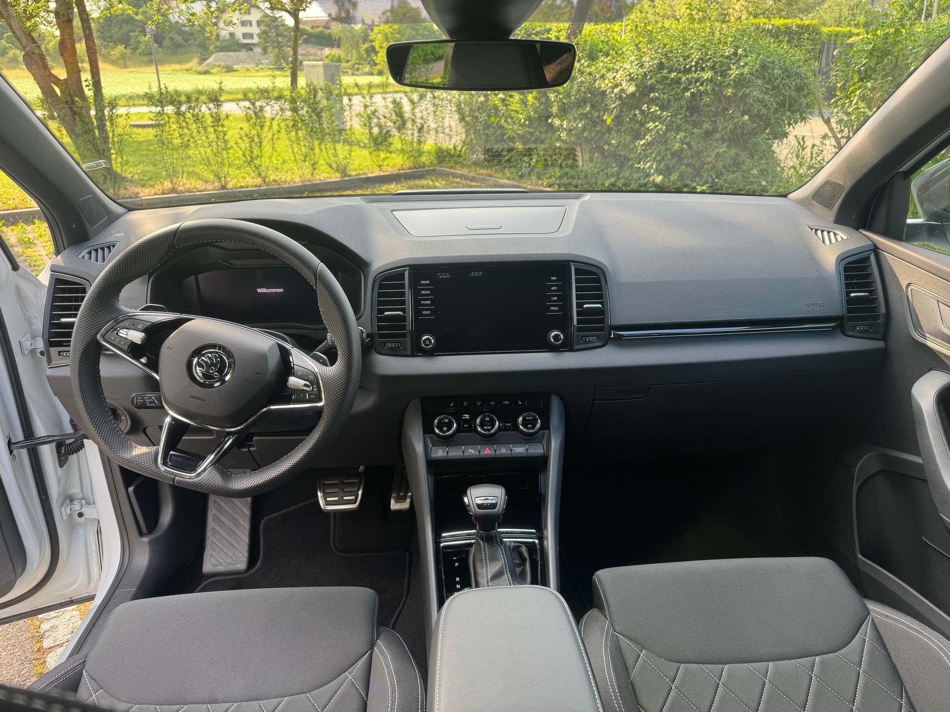 SKODA 1.5 TSI SportLine DSG-image-5