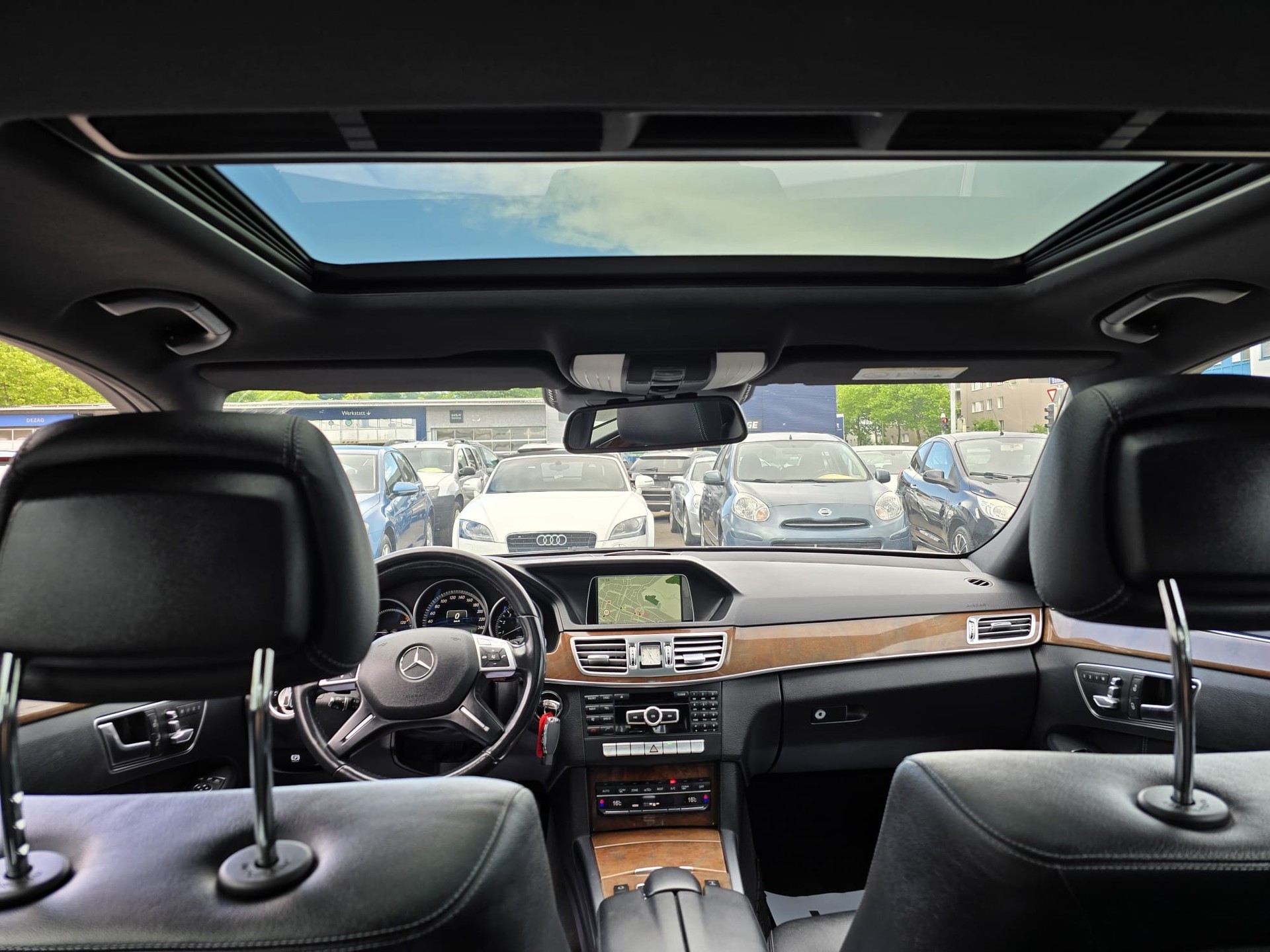 MERCEDES-BENZ E 400 4Matic 7G-Tronic-image-17