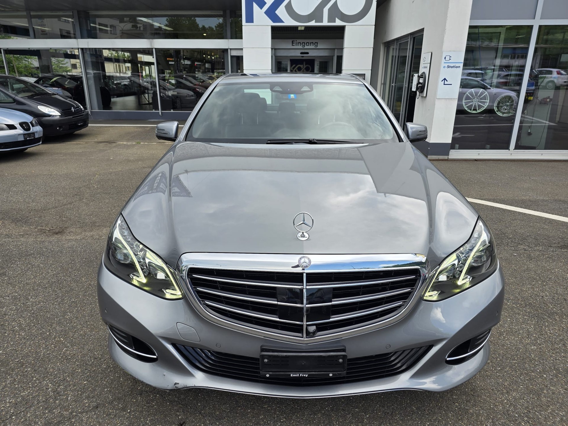 MERCEDES-BENZ E 400 4Matic 7G-Tronic-showroom-element-1
