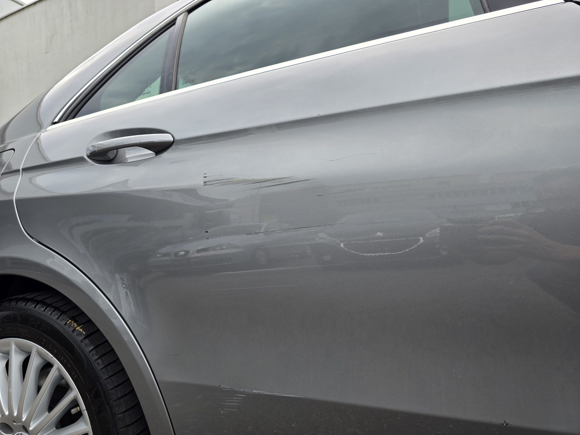 MERCEDES-BENZ E 400 4Matic 7G-Tronic-image-10