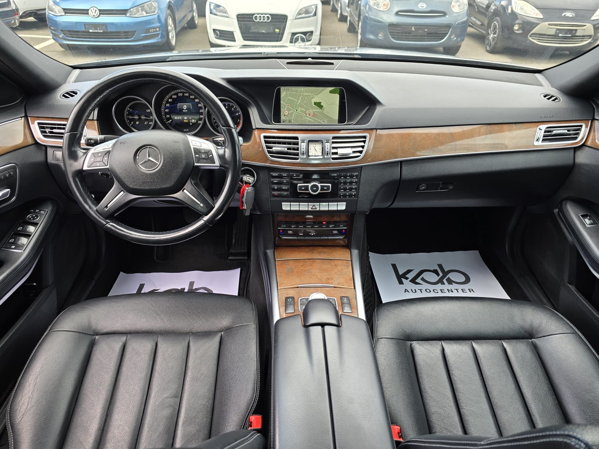 MERCEDES-BENZ E 400 4Matic 7G-Tronic-image-14
