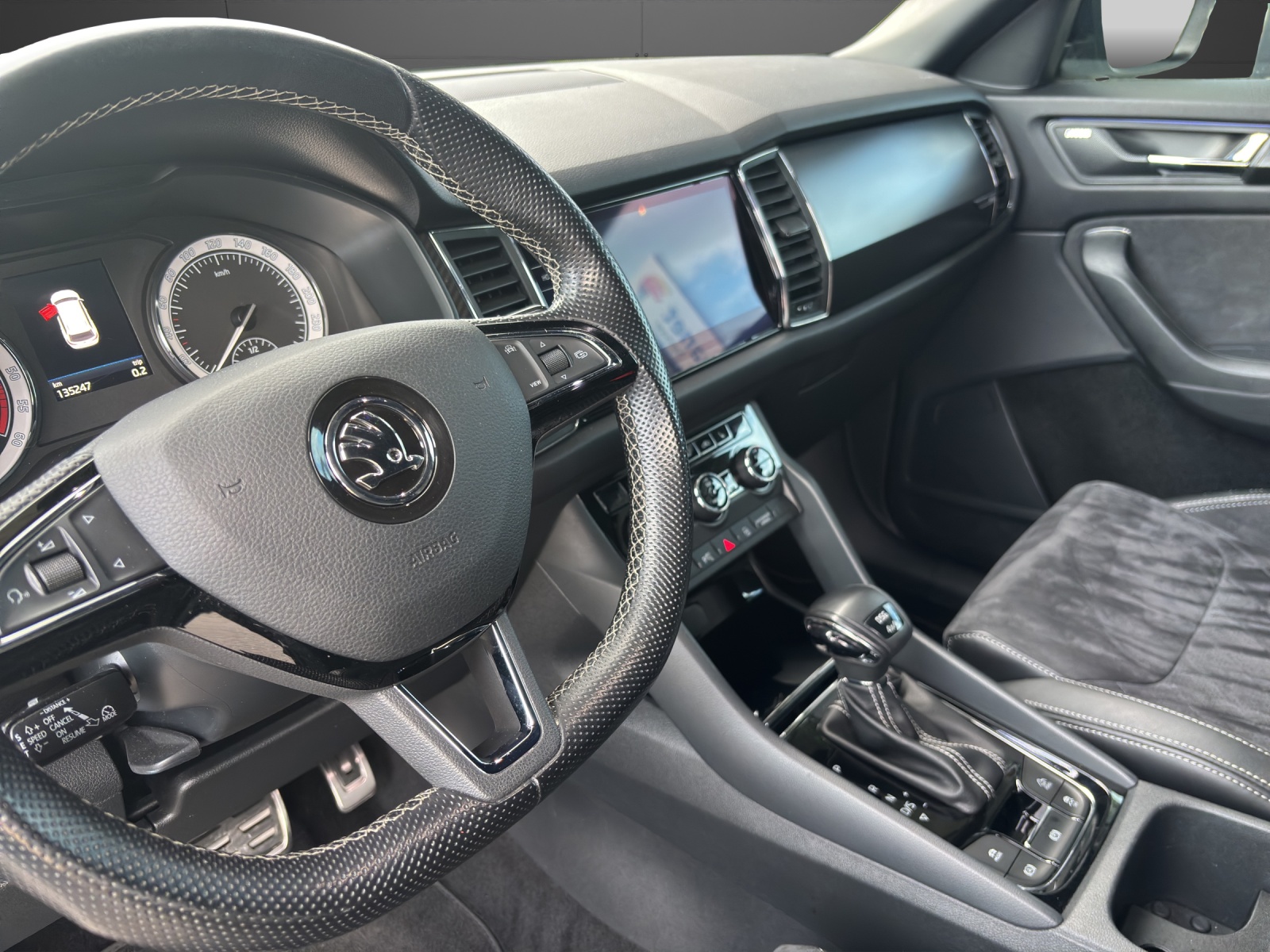SKODA Kodiaq 2.0 TDI CR Sport Line 4x4 DSG-showroom-element-3