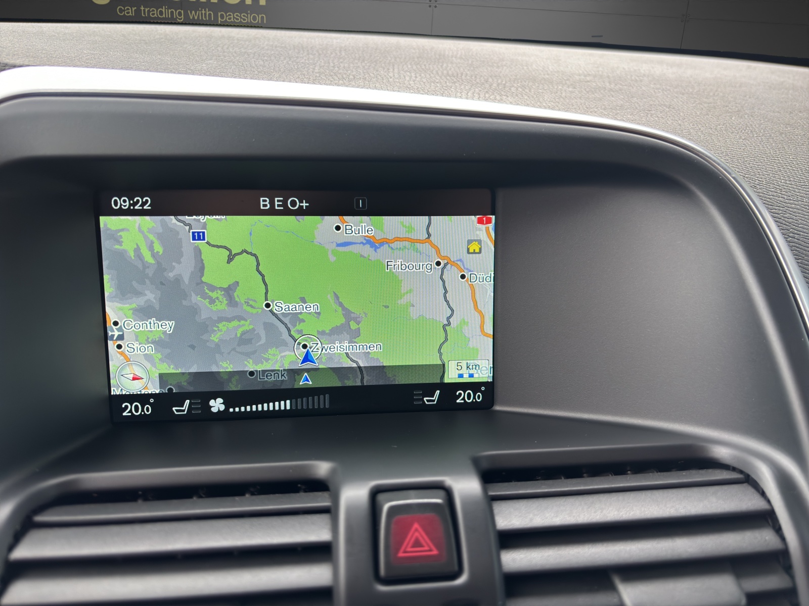 VOLVO XC60 T5 AWD Momentum Geartronic-image-6
