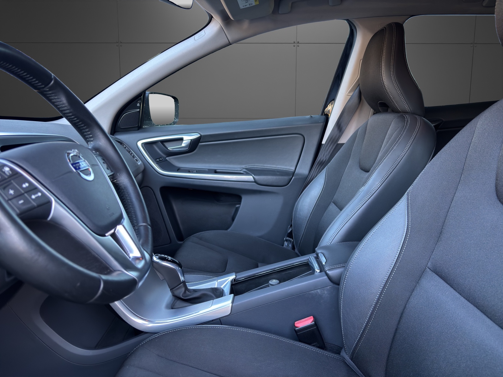 VOLVO XC60 T5 AWD Momentum Geartronic-showroom-element-2