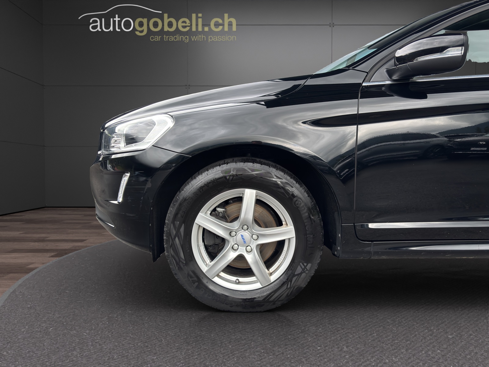 VOLVO XC60 T5 AWD Momentum Geartronic-image-12