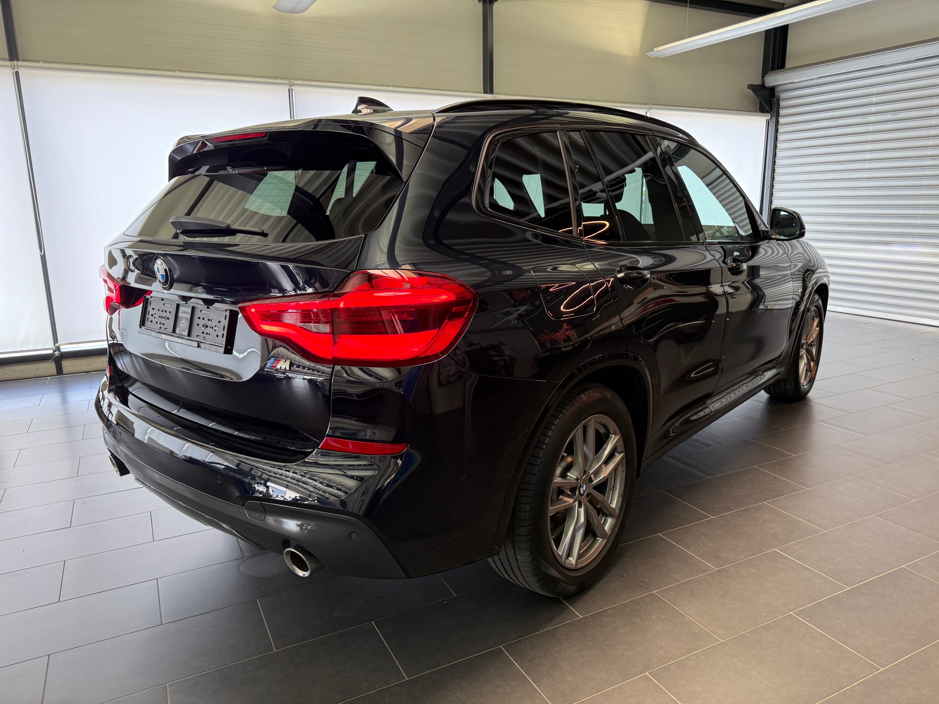 BMW X3 20d xDrive-showroom-element-3