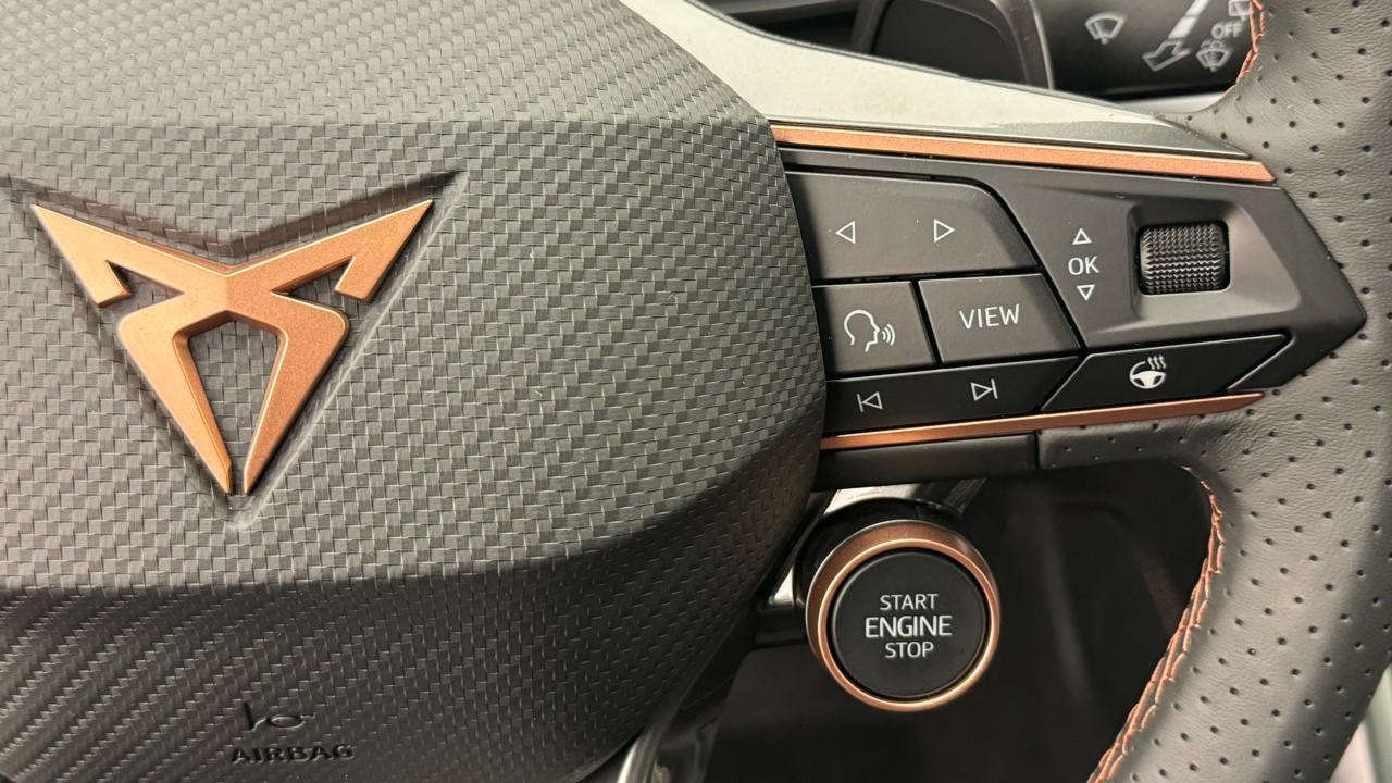 CUPRA LEON ST 1.5 e-HYBRID pHEV VZ Black Edition-image-9