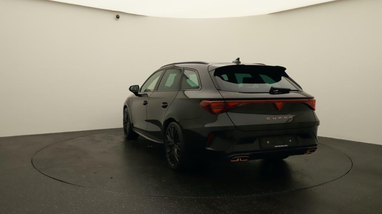 CUPRA LEON ST 1.5 e-HYBRID pHEV VZ Black Edition-image-3