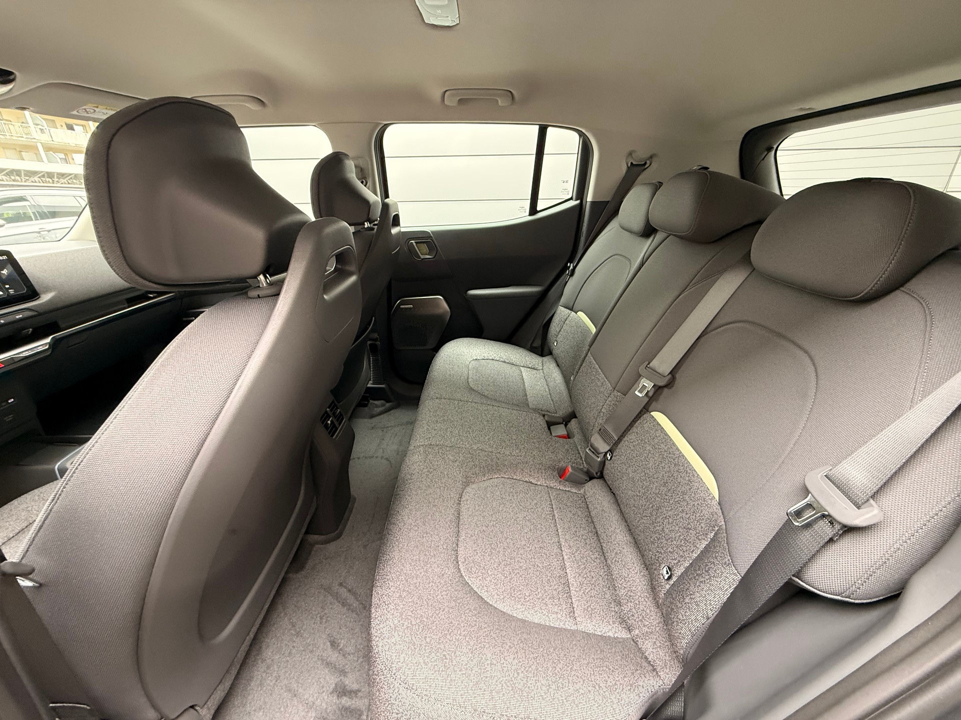 KIA EV2 42.2 kWh Earth-image-9