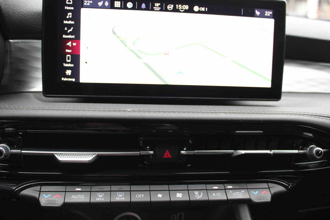ALFA ROMEO Tonale 1.3 Plug-in Hybrid Veloce Q4 Premium Sky-image-11
