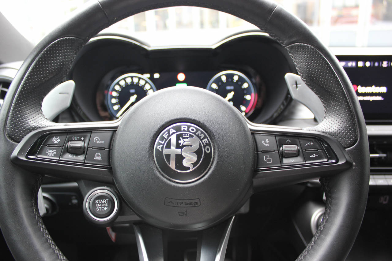 ALFA ROMEO Tonale 1.3 Plug-in Hybrid Veloce Q4 Premium Sky-image-7