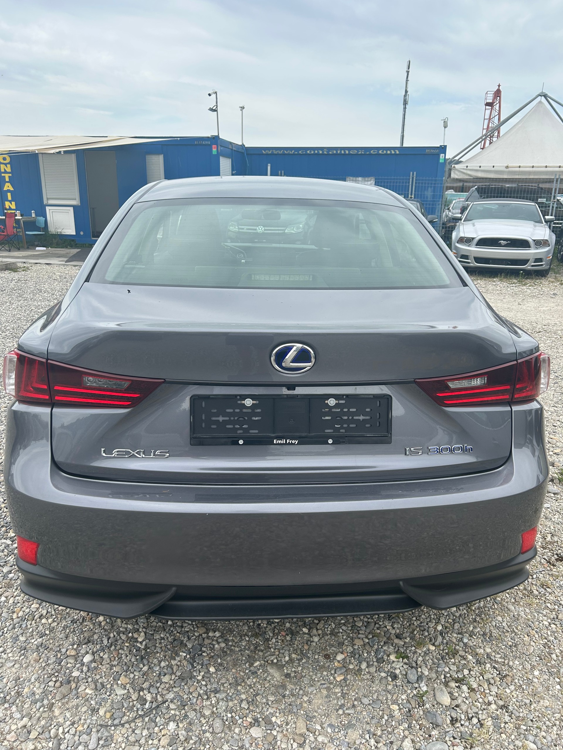 LEXUS IS 300h Automatic-image-4