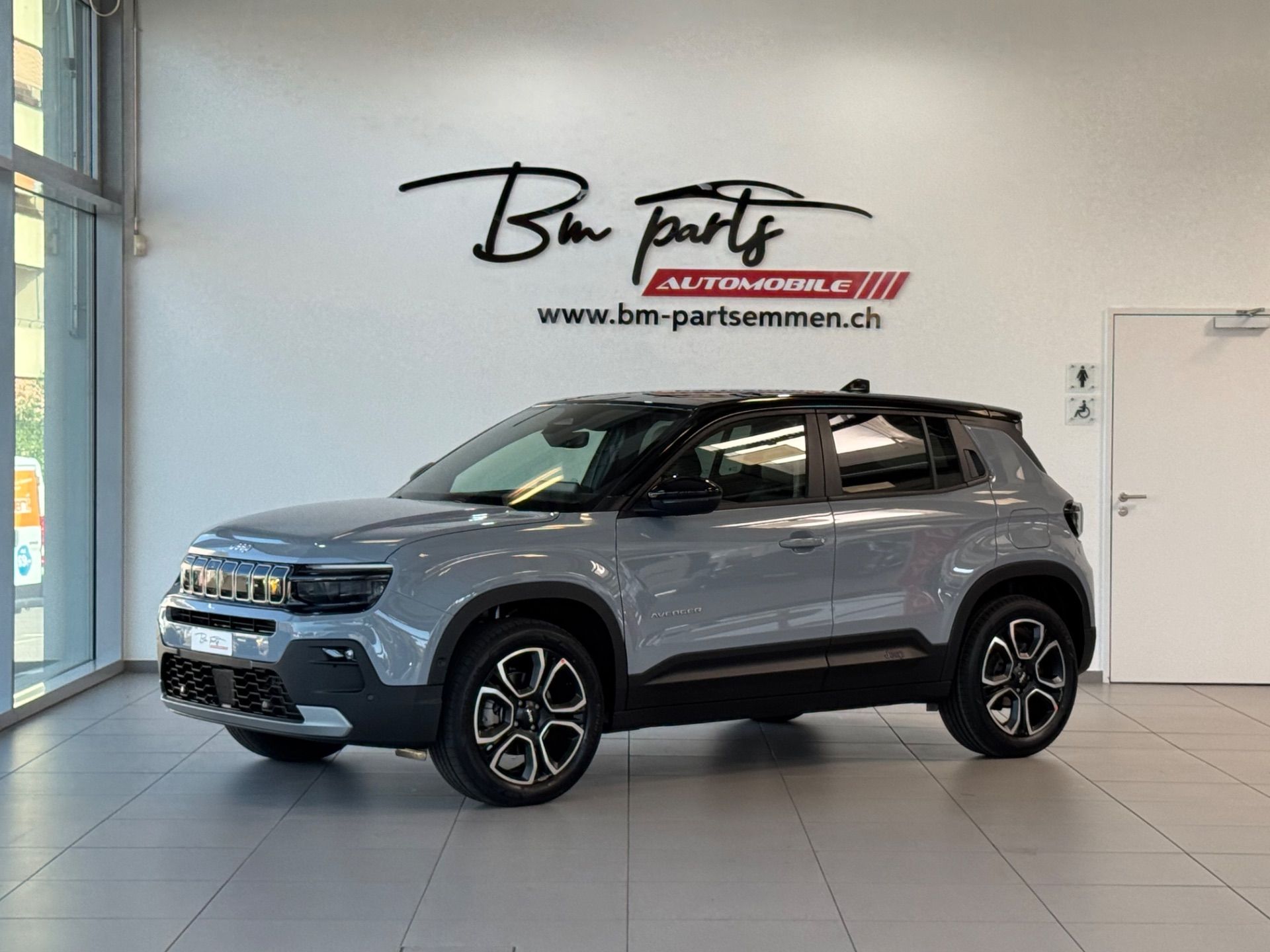 JEEP Avenger 1.2 Turbo MHEV Summit Sky-showroom-element-1