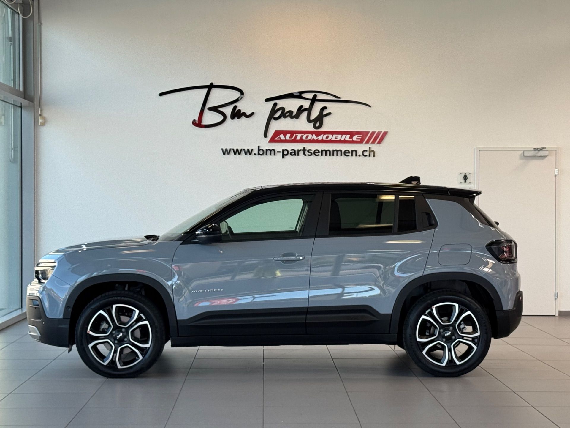 JEEP Avenger 1.2 Turbo MHEV Summit Sky-showroom-element-2