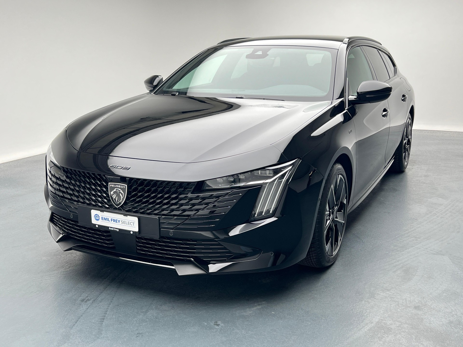 PEUGEOT 508 SW 1.6 Plug-in Hybrid GT-showroom-element-1