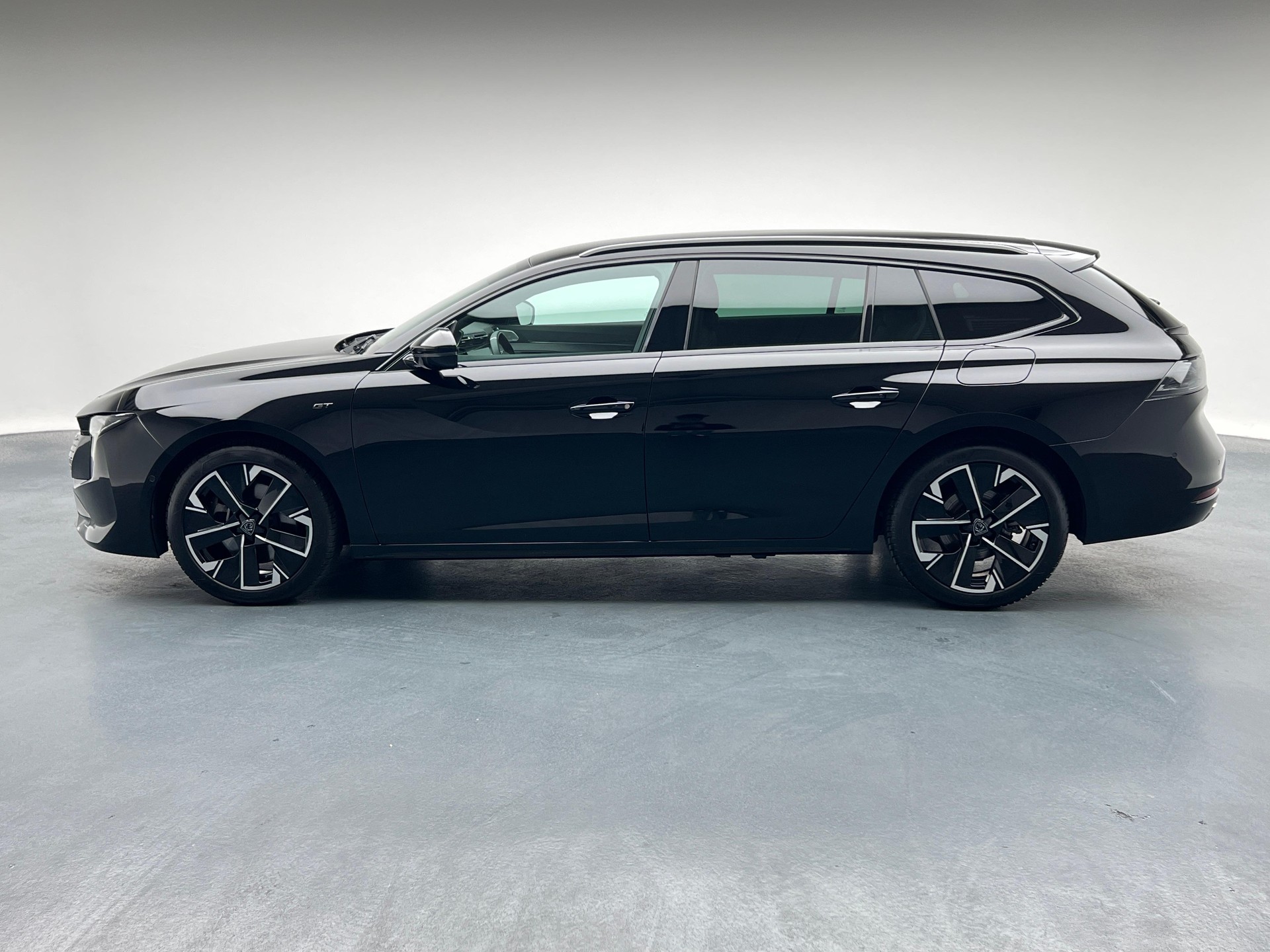 PEUGEOT 508 SW 1.6 Plug-in Hybrid GT-showroom-element-3