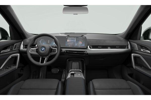 BMW X1 30e M Sport xDrive U11 (CH) AHK-showroom-element-3