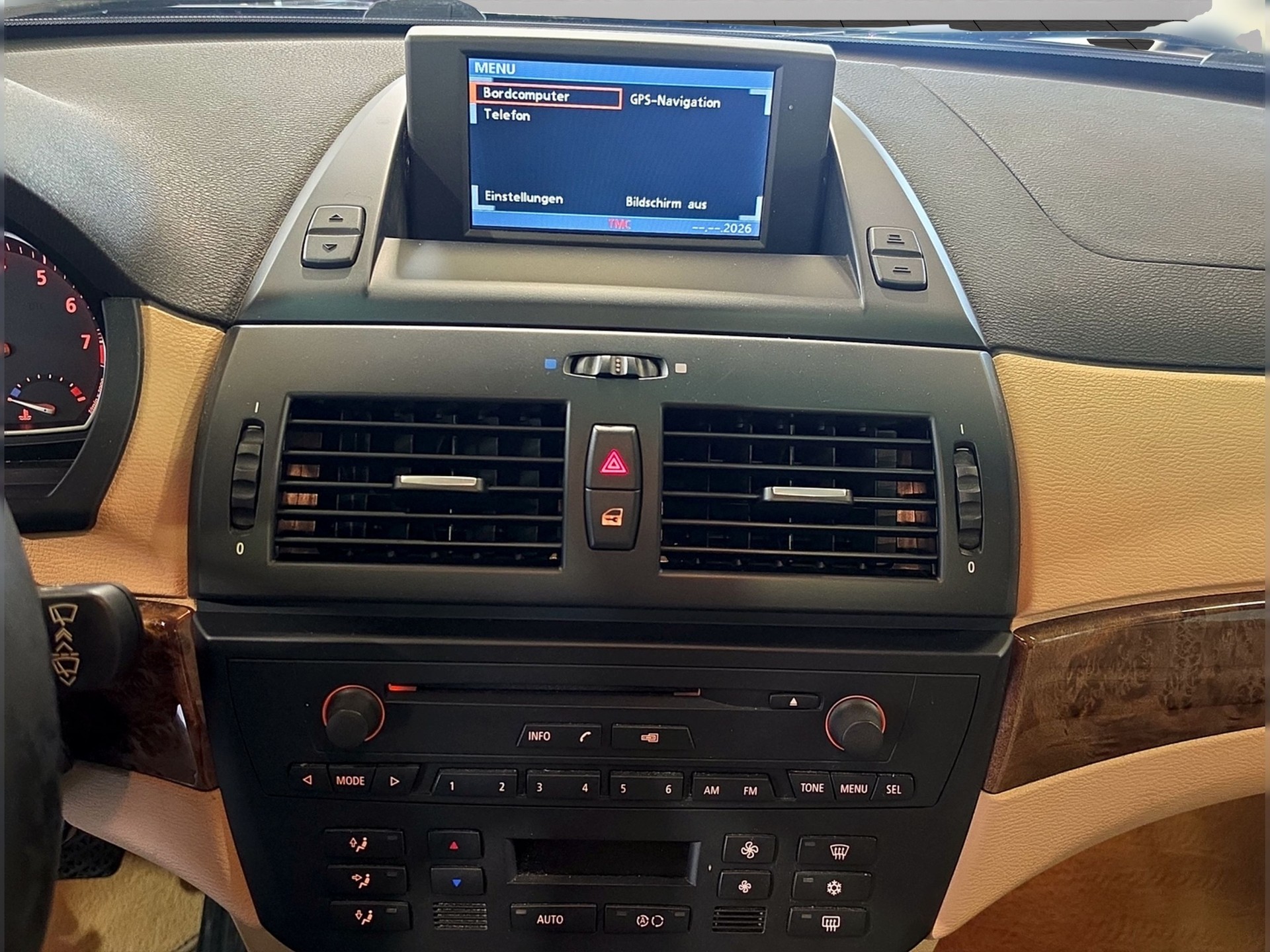BMW X3 xDrive 30i (3.0si)-image-9