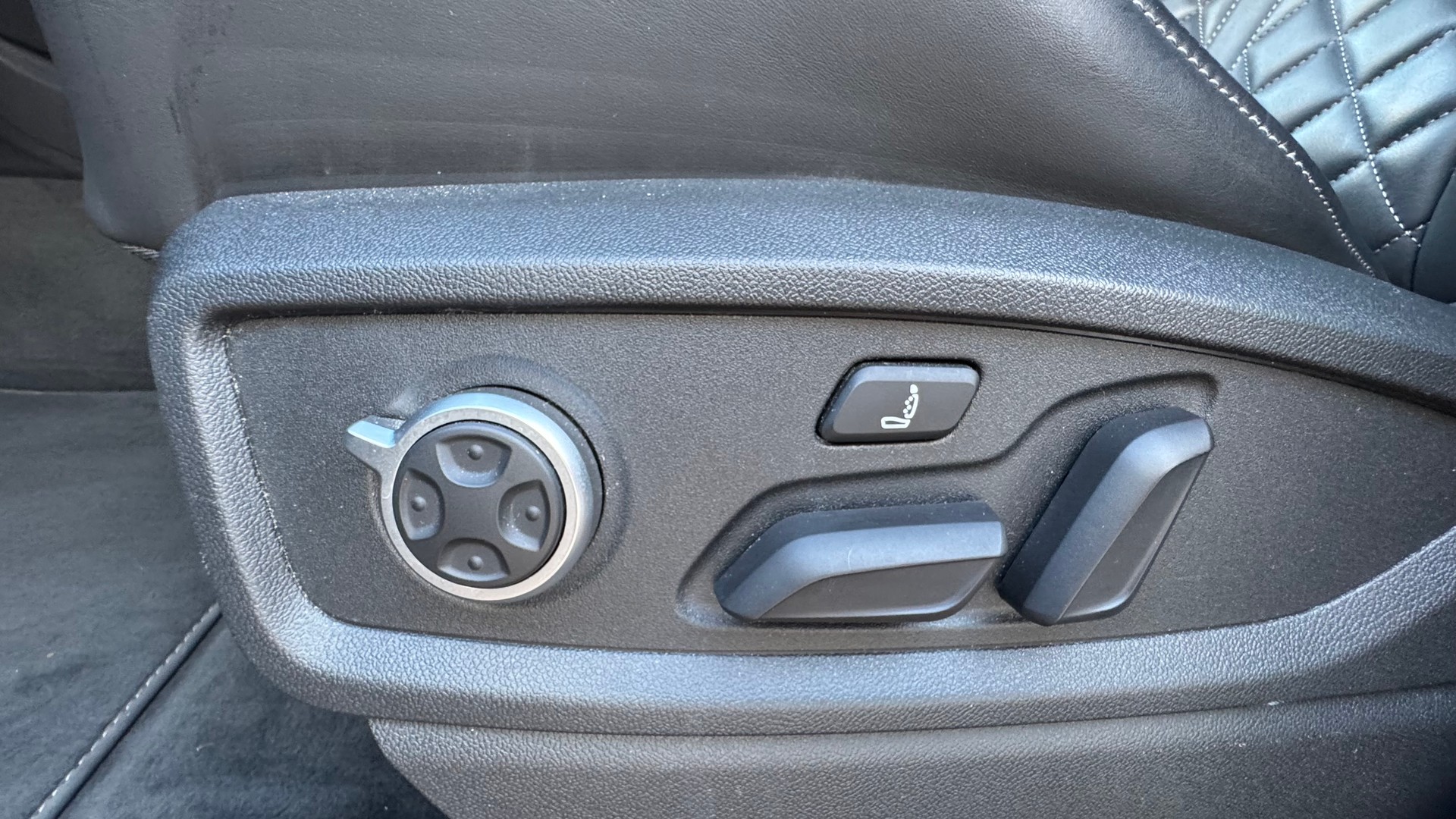 AUDI SQ5 TDI quattro tiptronic-image-19
