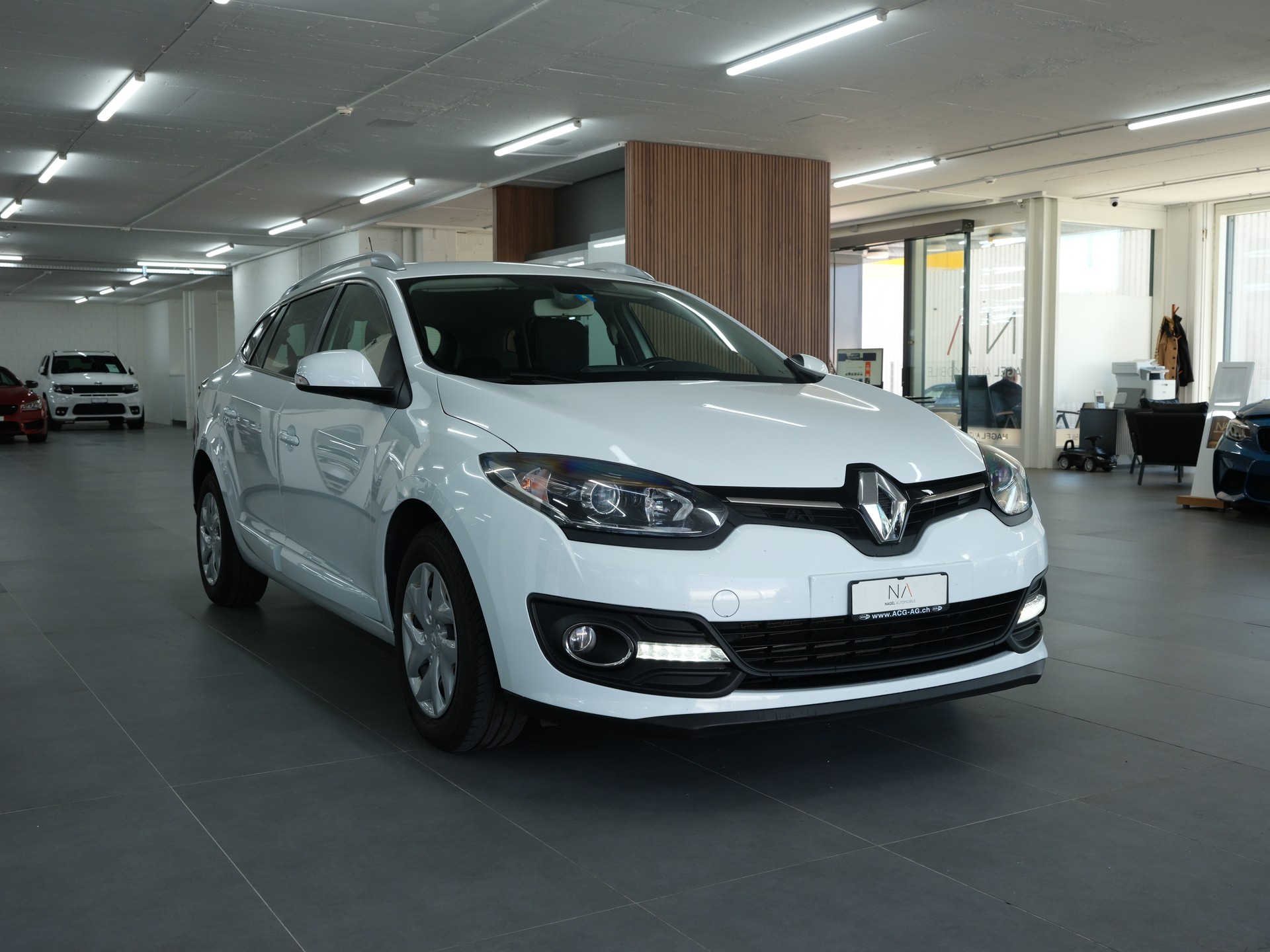 RENAULT Mégane Grandtour 1.5 dCi Bose *PDC Vorne & Hinten *Sitzheizung*-showroom-element-1