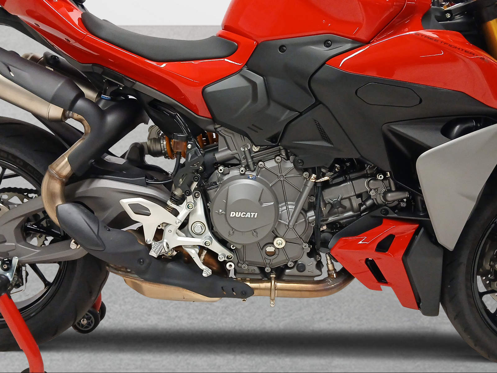 DUCATI Streetfighter V2 S-image-2