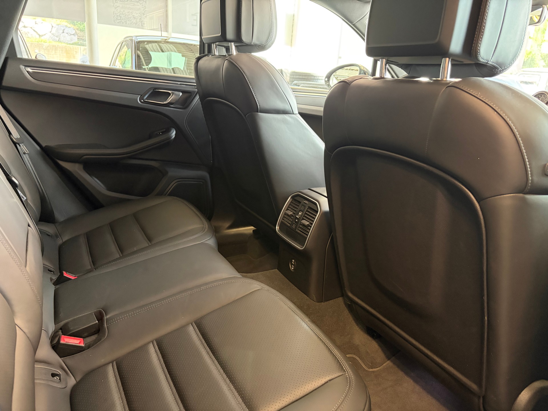 PORSCHE Macan PDK | CH | Swiss Package | Sitzbelüftung | PDLS+ | Panorama | 18-Weg Sportsitze |-image-29