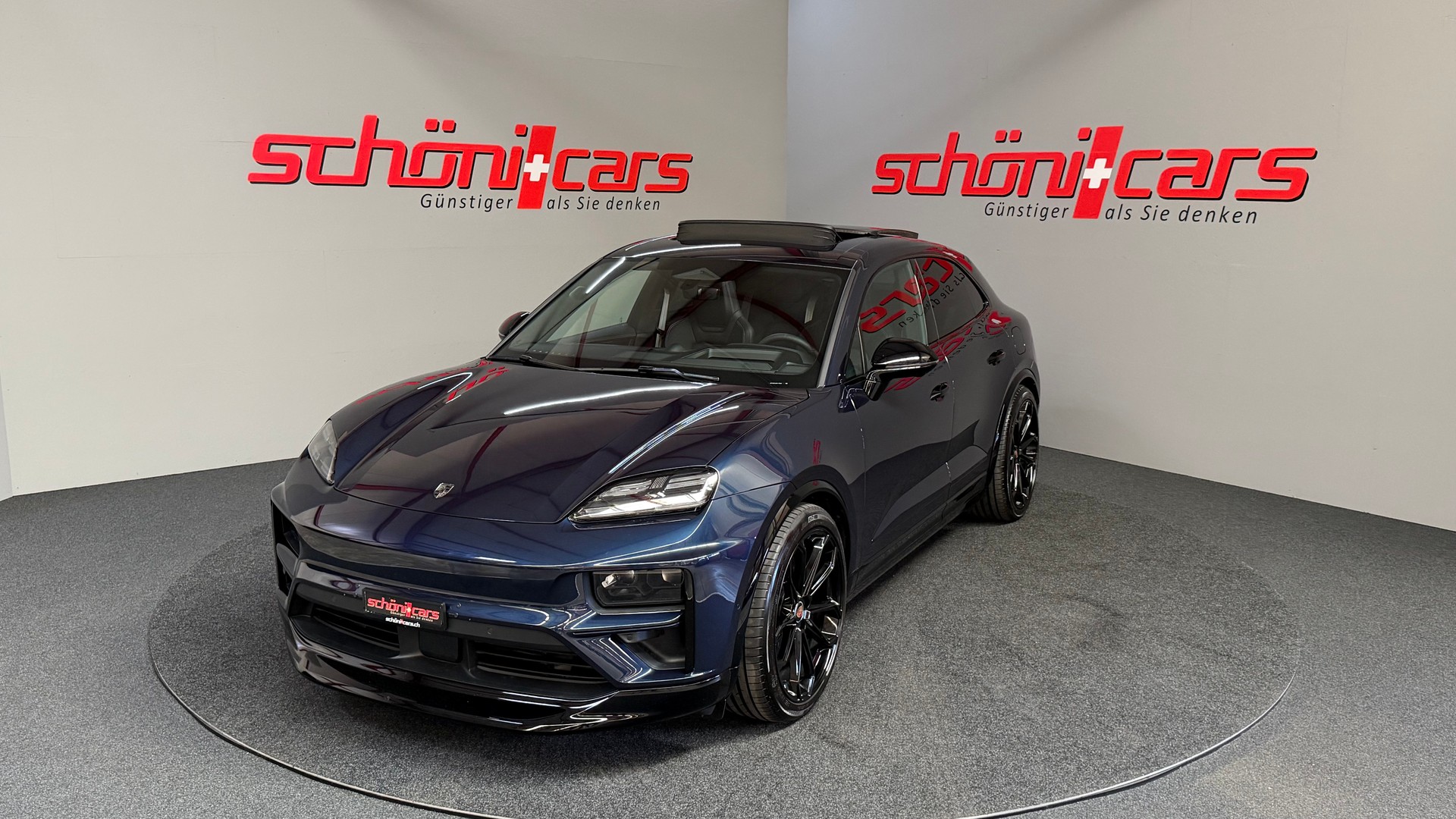 PORSCHE Macan Turbo 100kWh-showroom-element-1