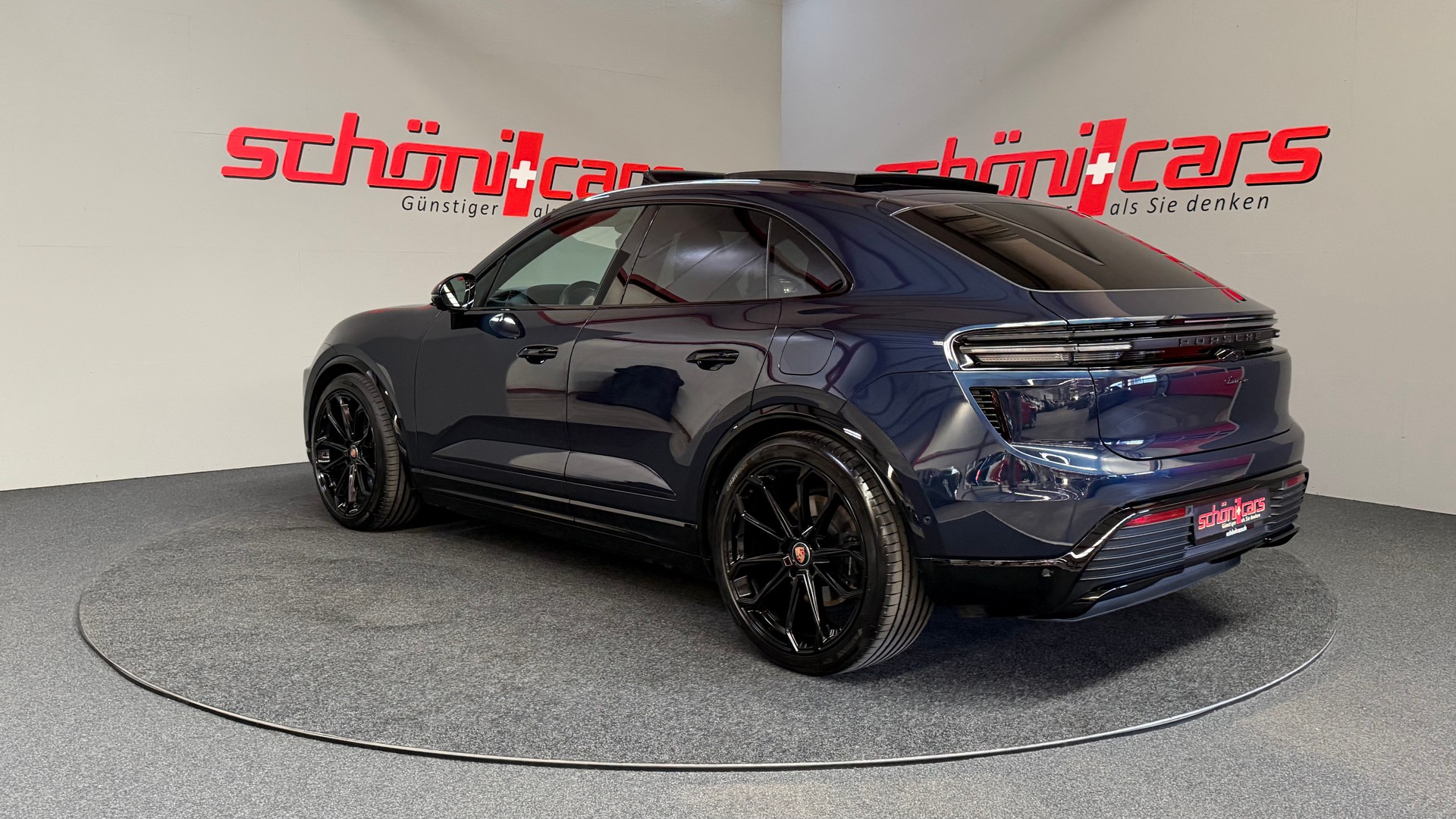 PORSCHE Macan Turbo 100kWh-showroom-element-3