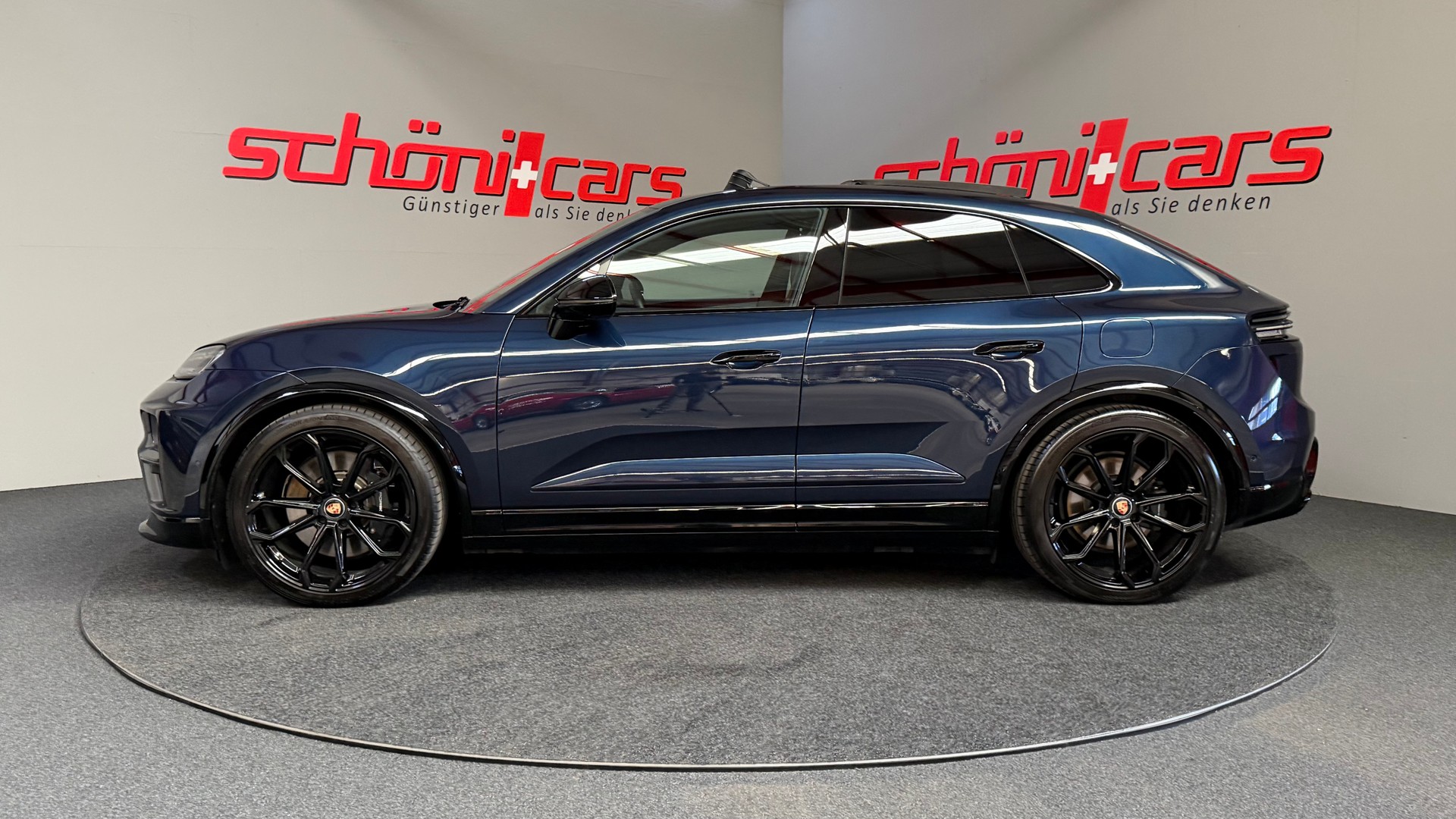 PORSCHE Macan Turbo 100kWh-showroom-element-2