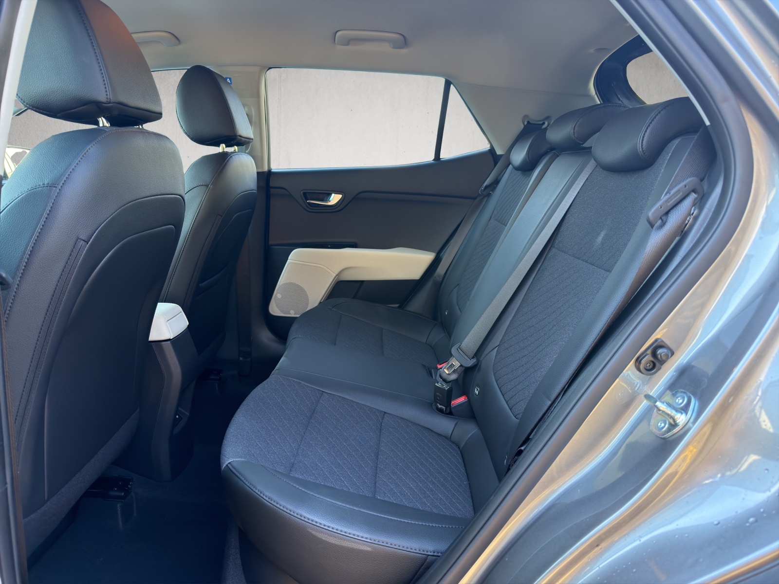 KIA Stonic 1.0 T-GDi MHEV GT-Line-image-15